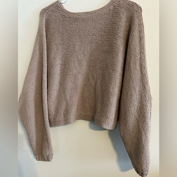 Abercrombie & Fitch Taupe Textured Knit Cropped Sweater - Picture 3 of 5